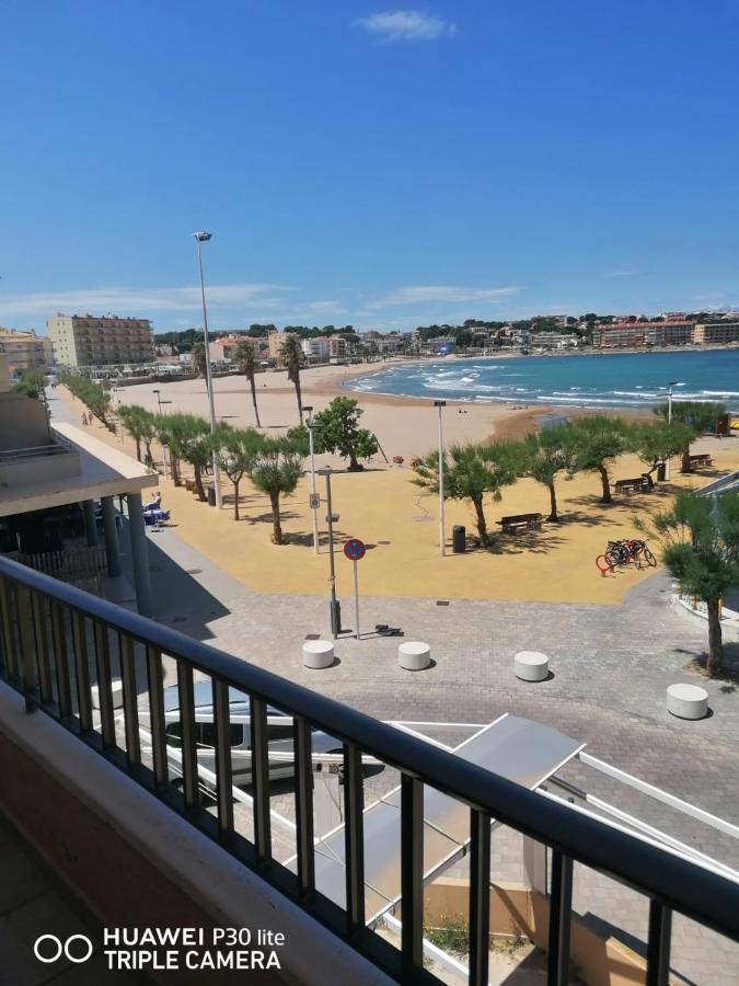 Riells Playa Apartment L' Escala Bagian luar foto
