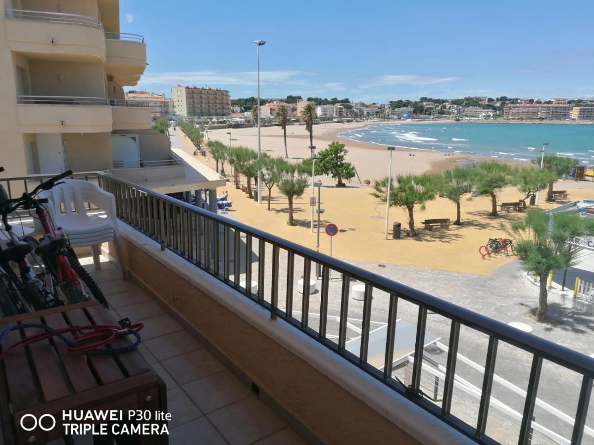 Riells Playa Apartment L' Escala Bagian luar foto
